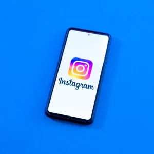How to make videos play automatically on Instagram story